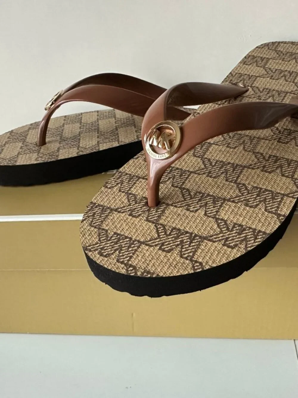 NIB MICHAEL KORS LOGO ALLOVER FLIP FLOPS NEW COLORS FROM 2026 Size 9 & 10